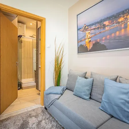 Velvet Vista Apartment *